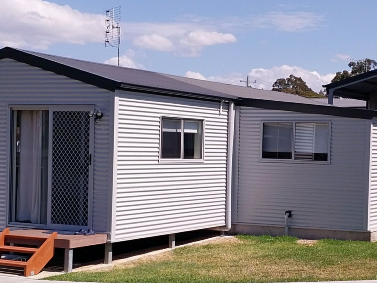 31A Woodlands Drive, Weston - image 1