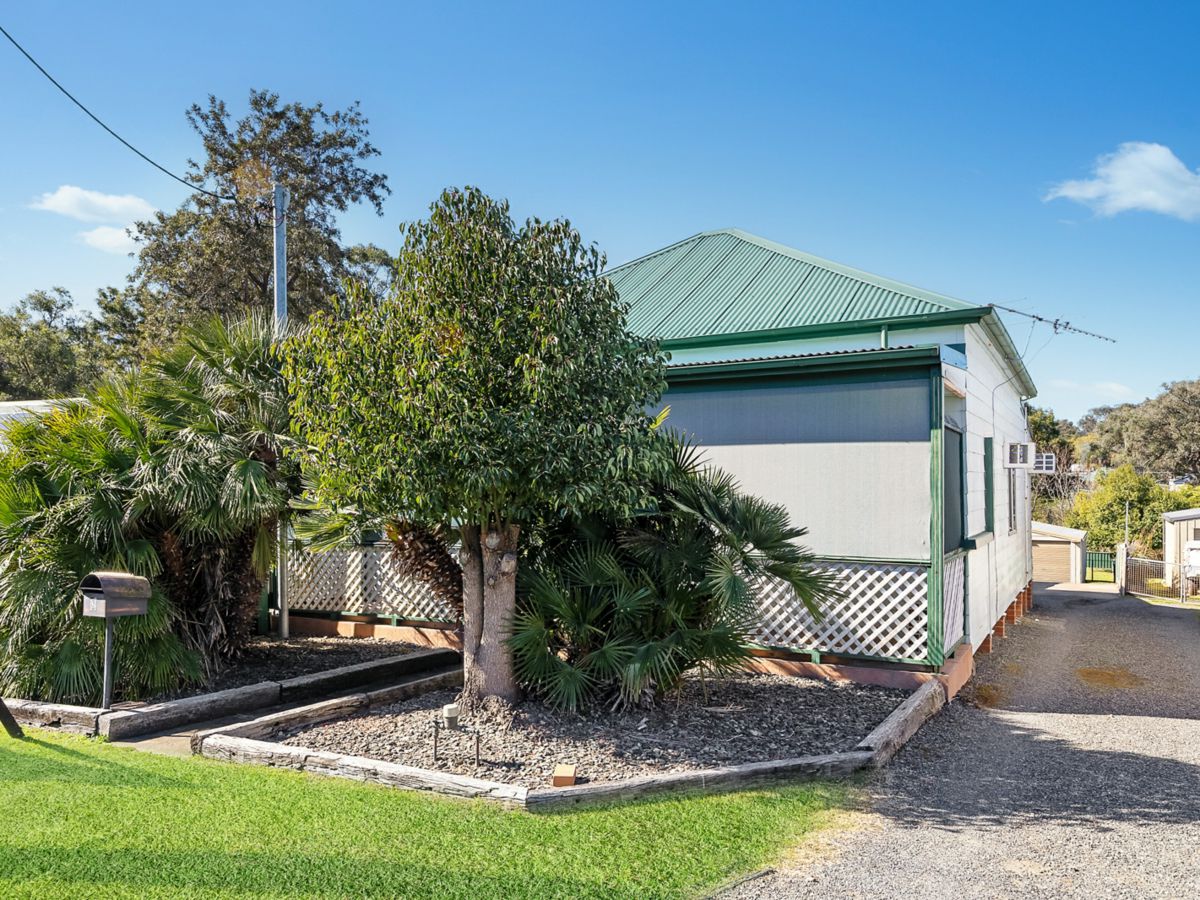8 Charles Street, Abermain - image 1