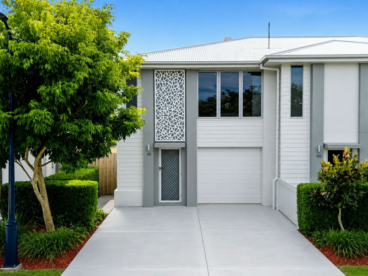 102/188 Gainsborough Drive, Pimpama - image 1