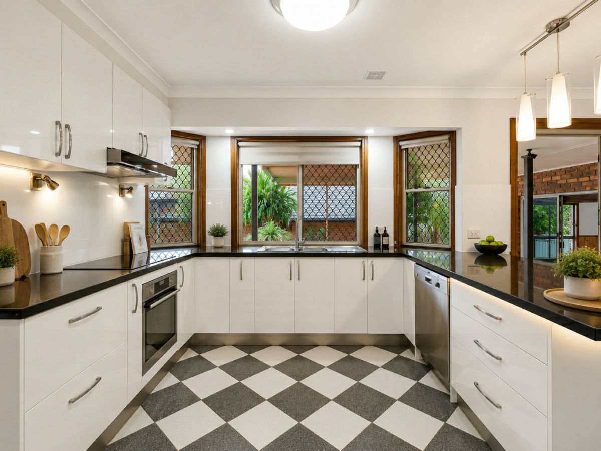2 Totten Close, Eight Mile Plains - image 2
