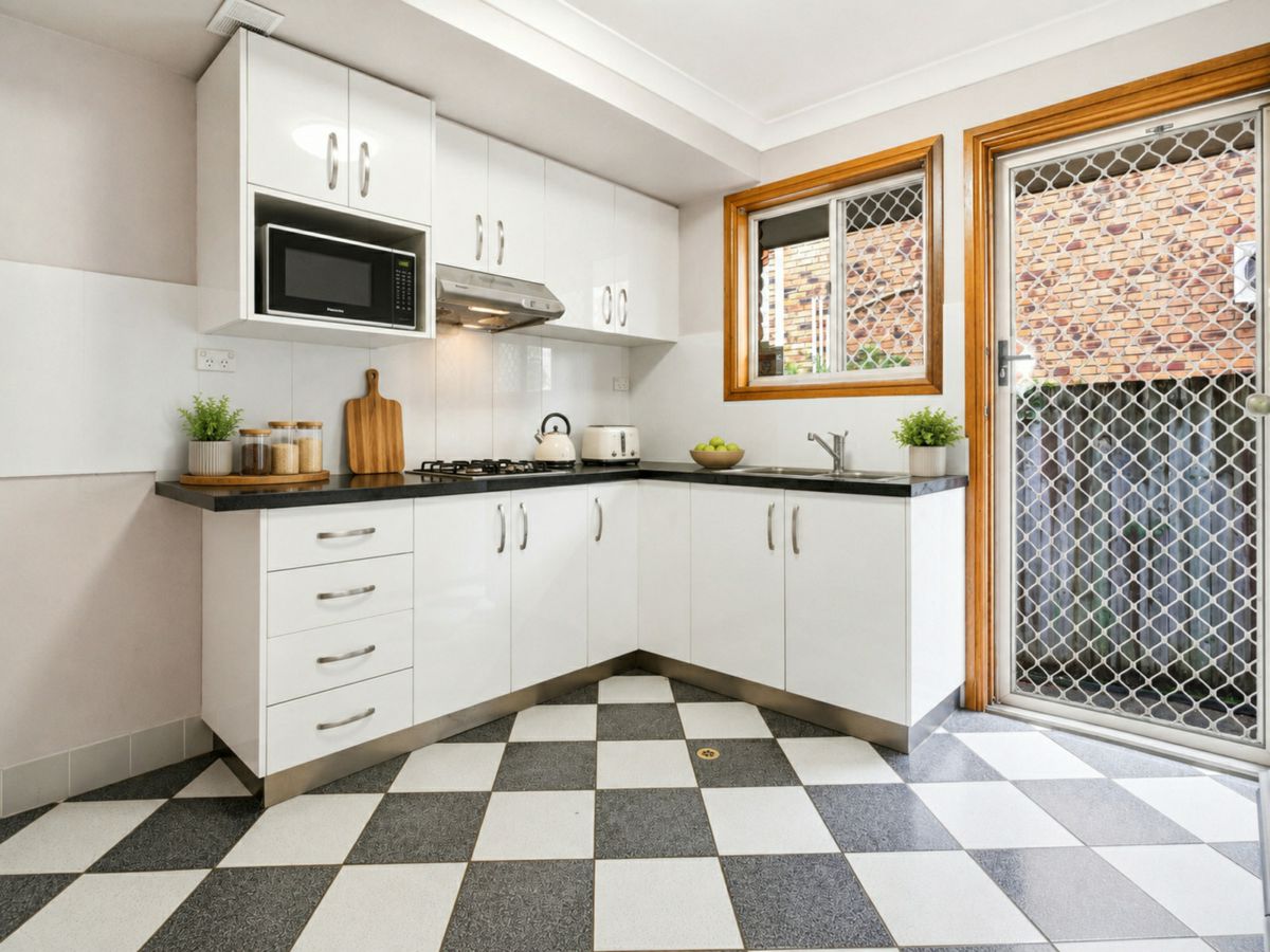 2 Totten Close, Eight Mile Plains - image 3