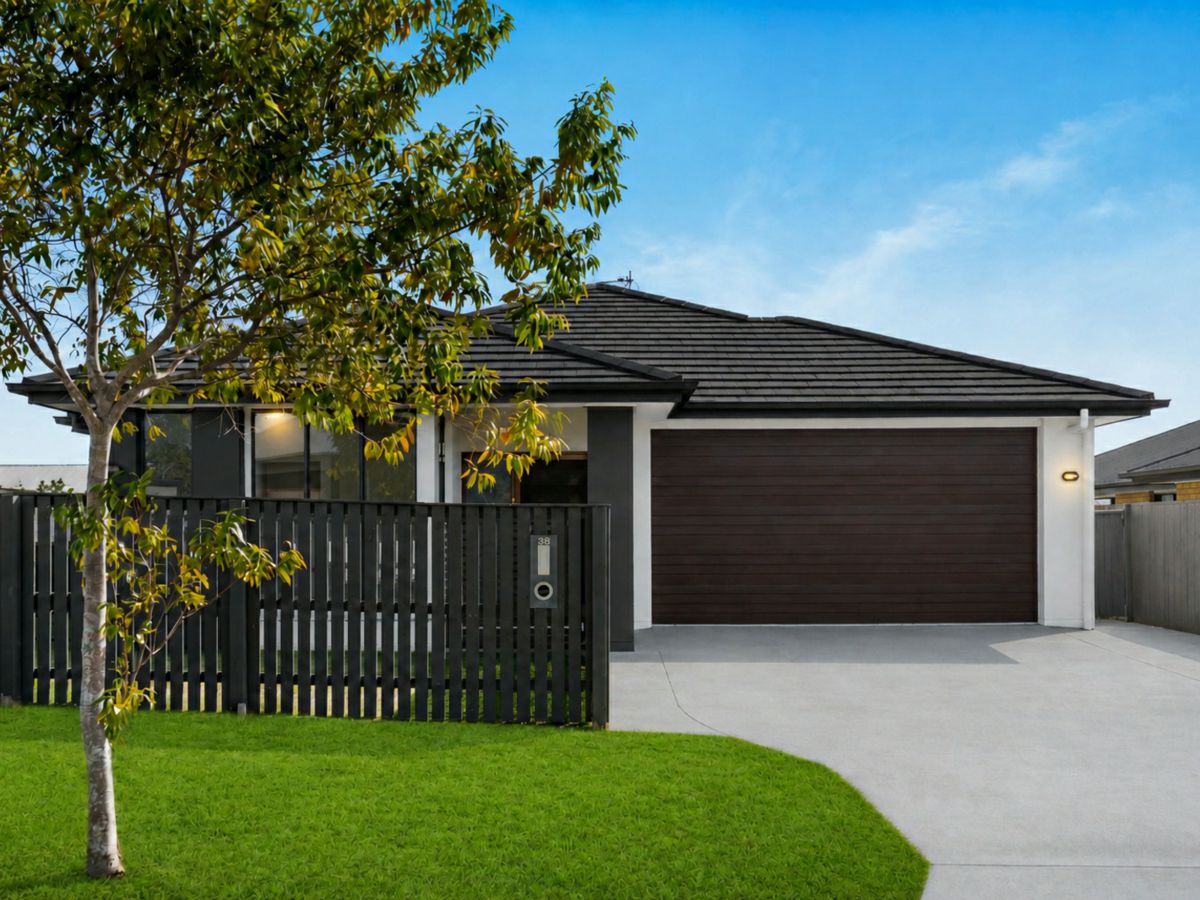 38 Flametree Circuit, Arundel - image 1