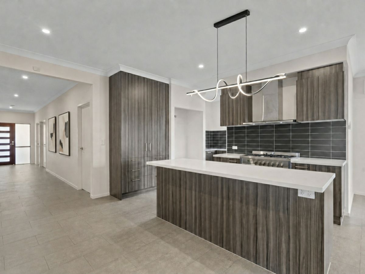38 Flametree Circuit, Arundel - image 3