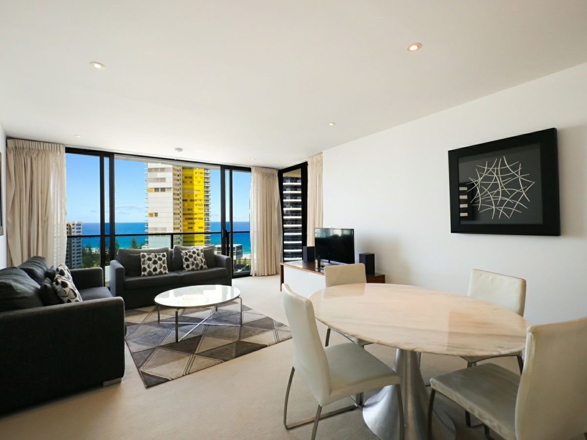 21505/21 Elizabeth Avenue, Broadbeach - image 2