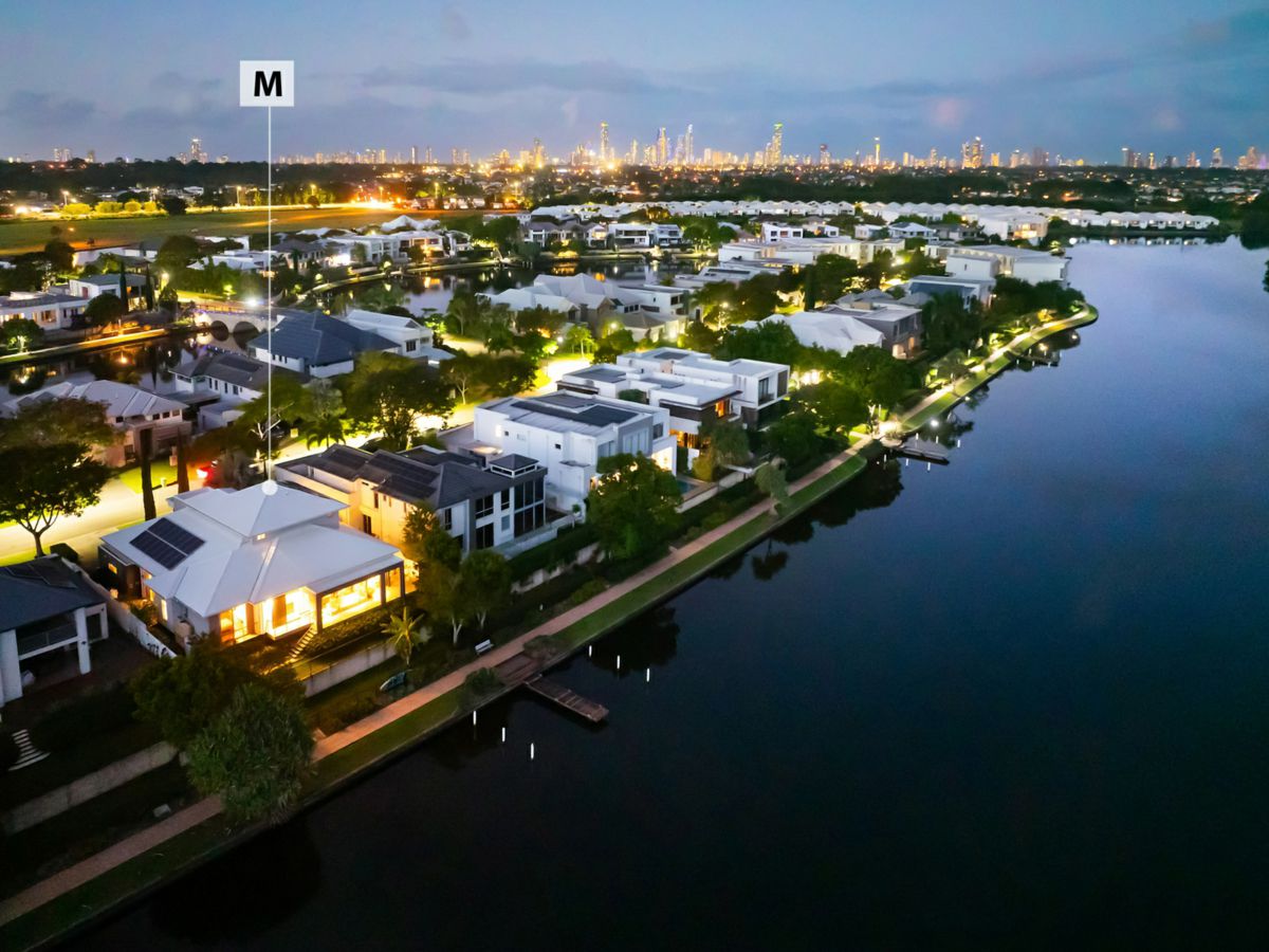 5016 Emerald Island Drive, Carrara - image 1