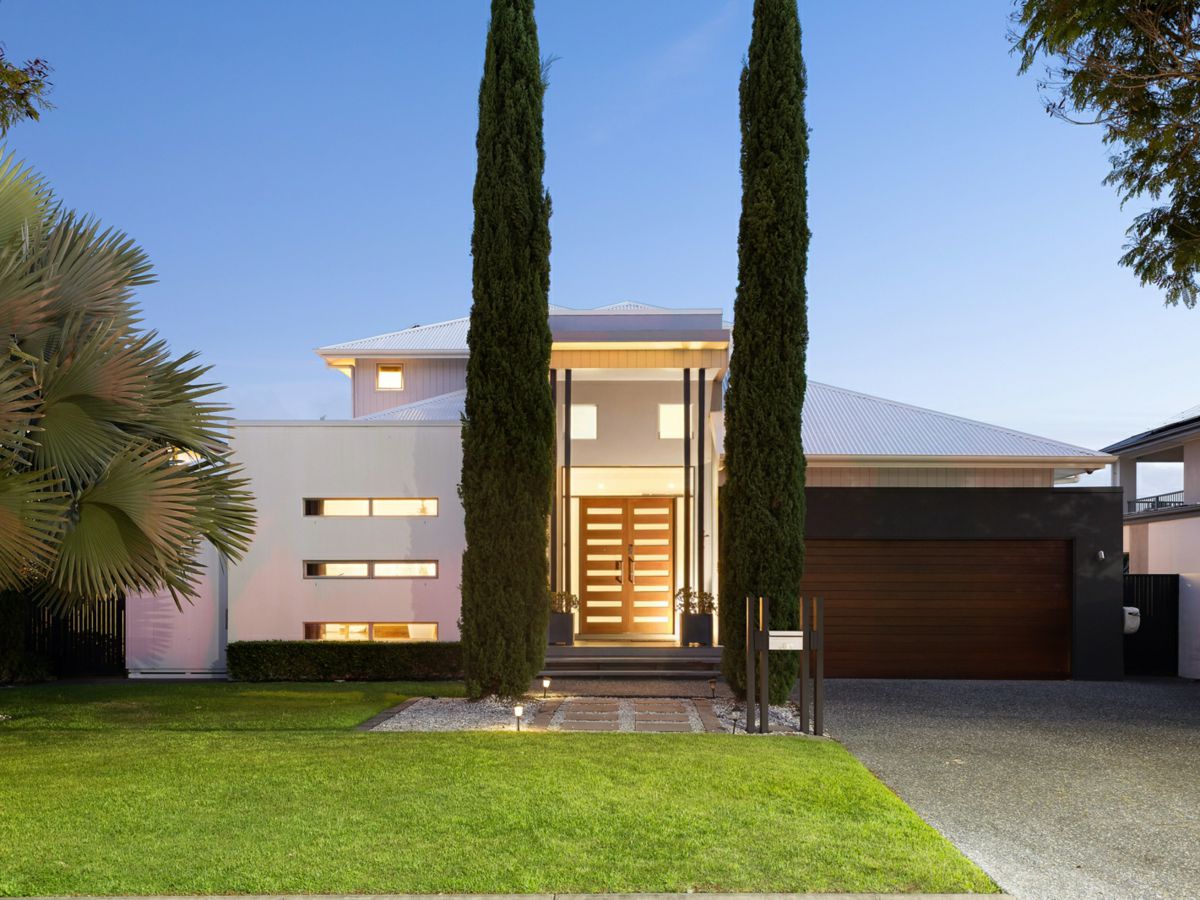 5016 Emerald Island Drive, Carrara - image 1