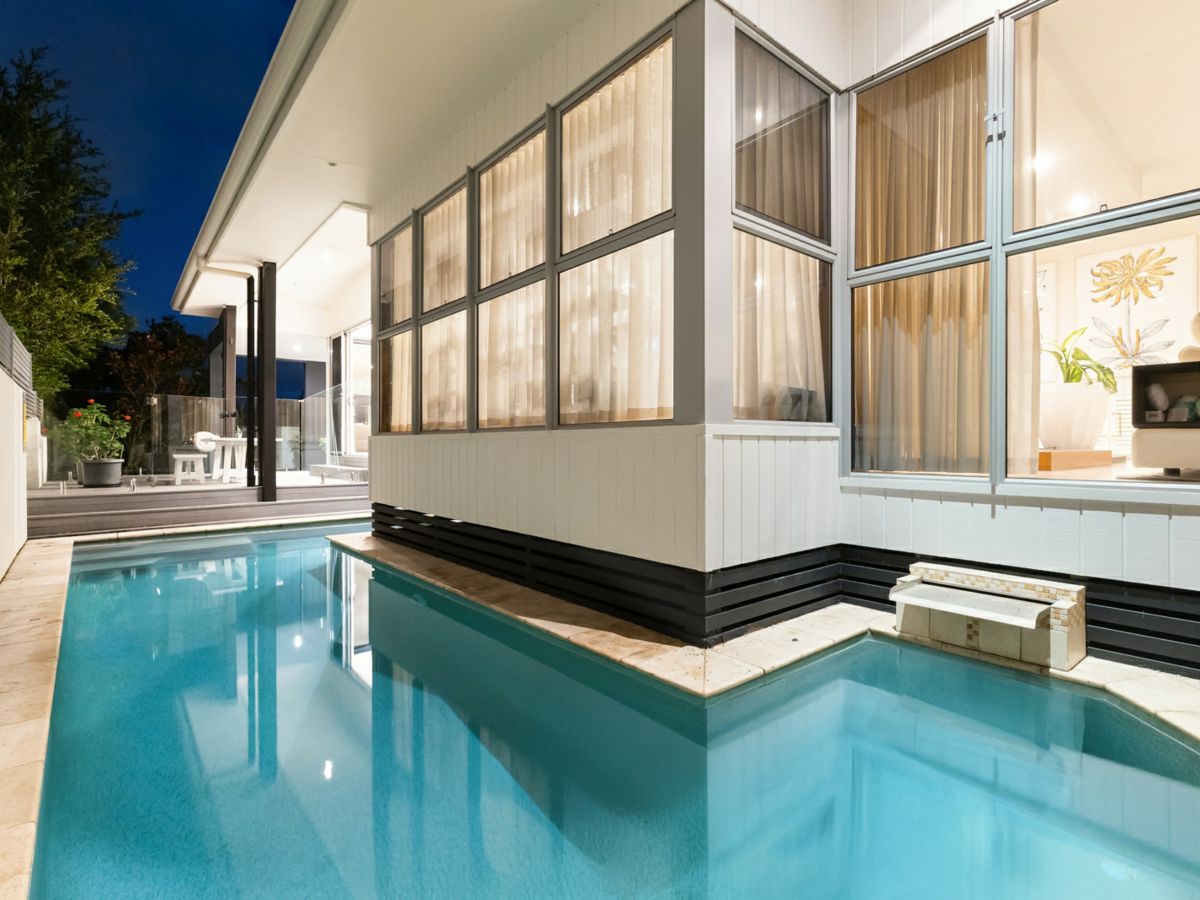5016 Emerald Island Drive, Carrara - image 3