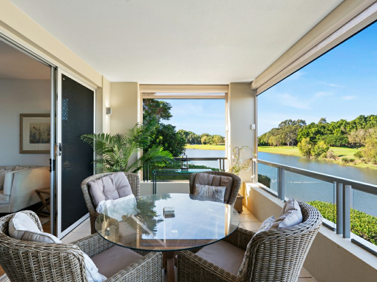 11/802 Glades Drive, Robina - image 2