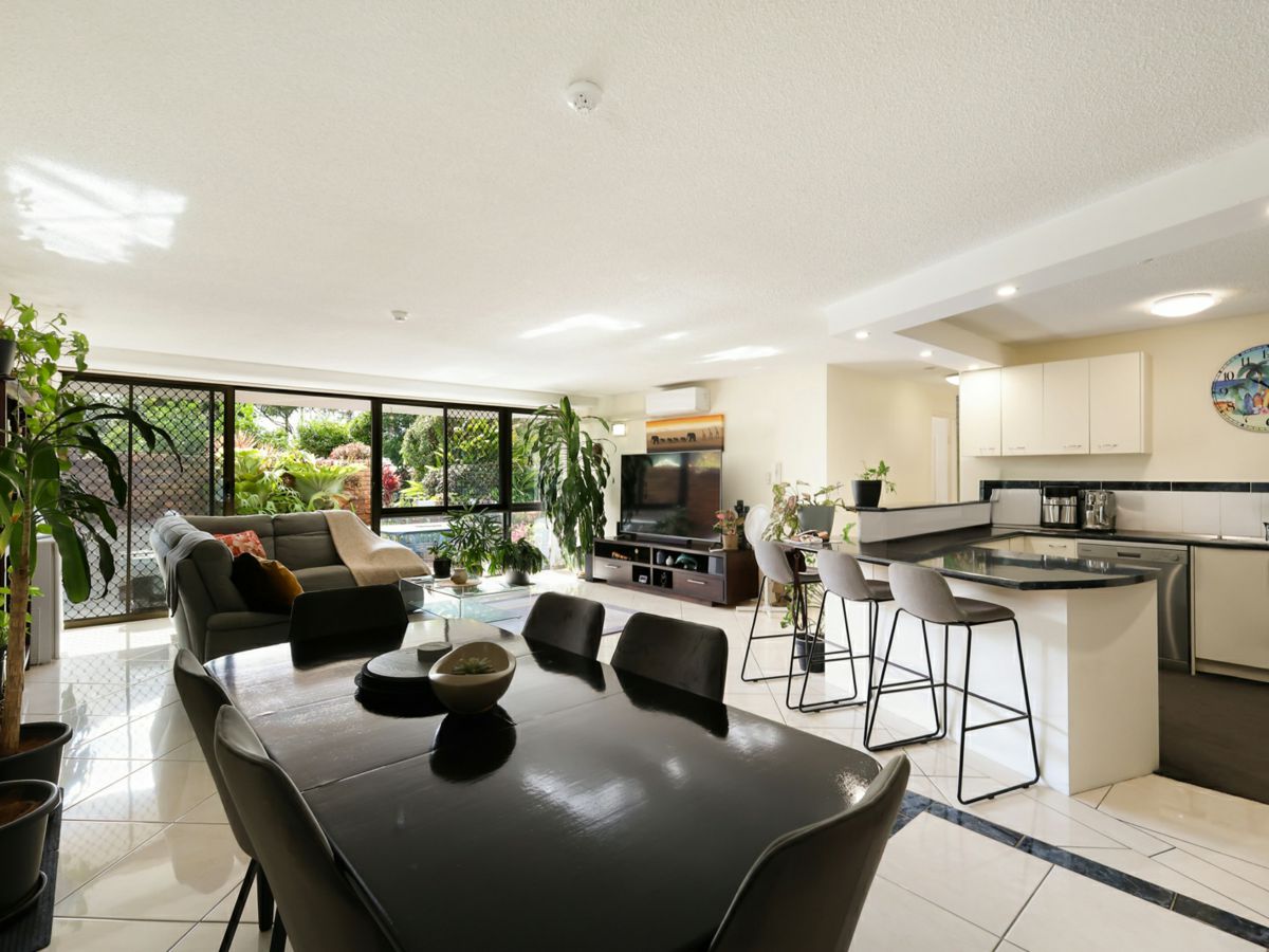 3/54 Hooker Boulevard, Mermaid Waters - image 3