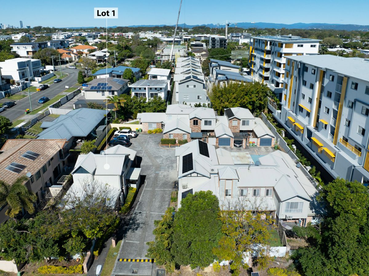 1 & 3/192 Queen Street, Southport - image 2
