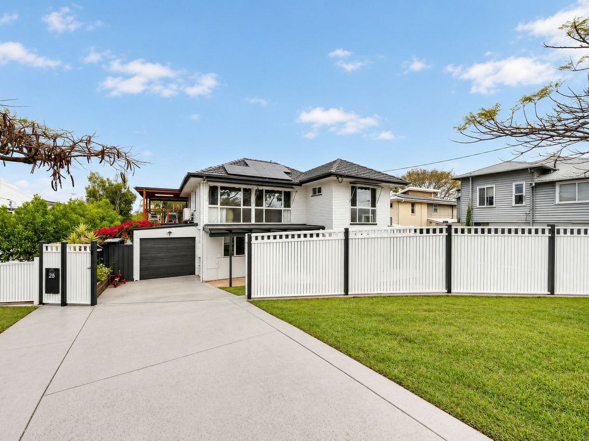 25 Pleystowe Crescent, Hendra - image 1