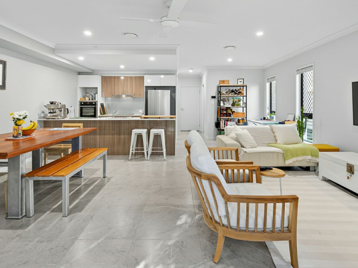 7/146 Marina Quays Boulevard, Hope Island - image 1