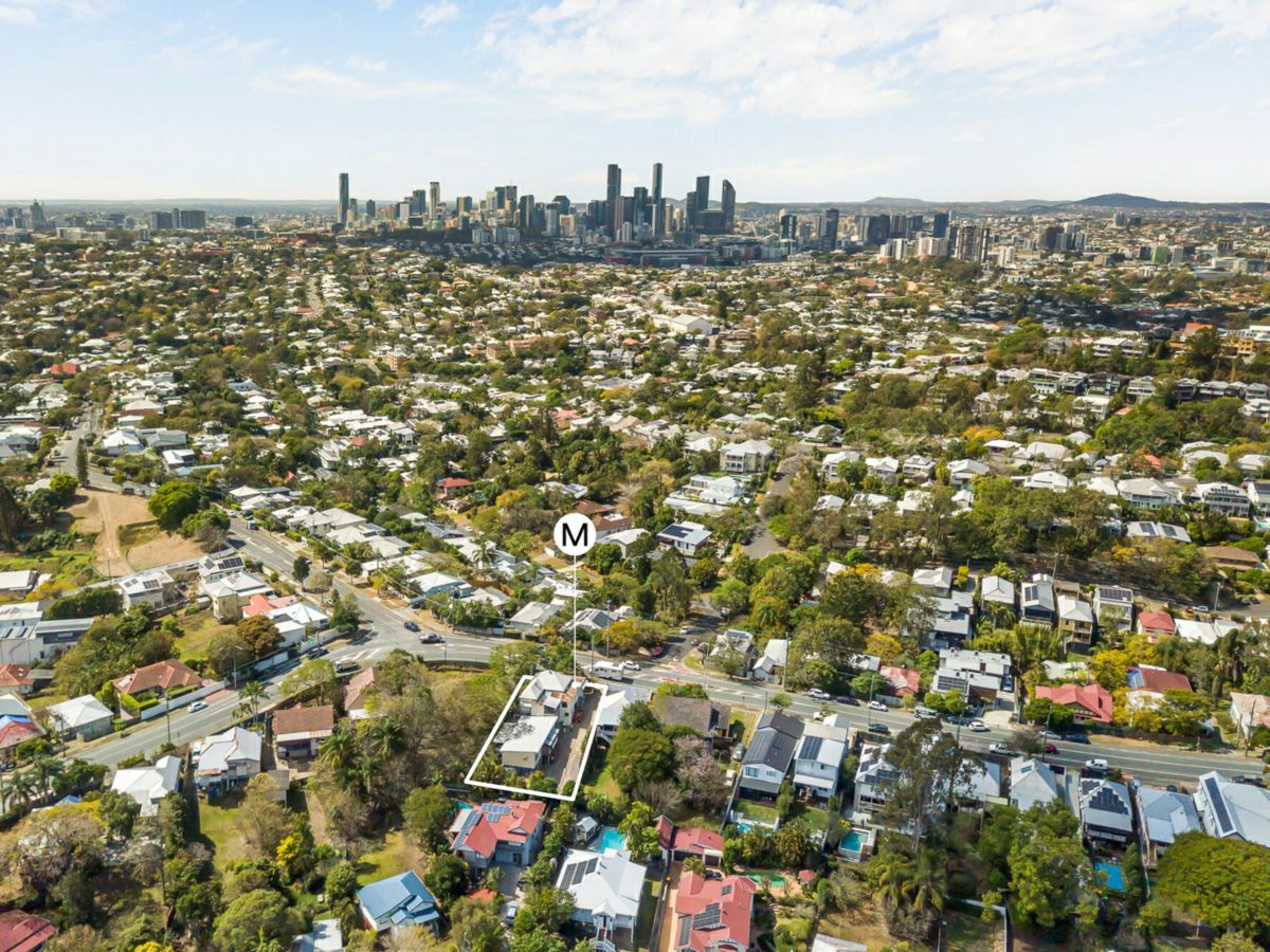 135 Jubilee Terrace, Bardon - image 1