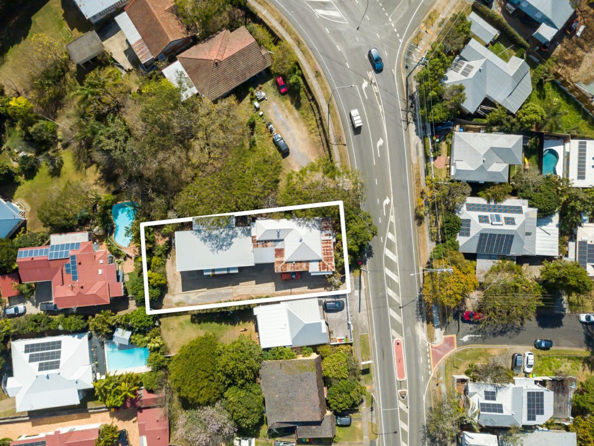 135 Jubilee Terrace, Bardon - image 2