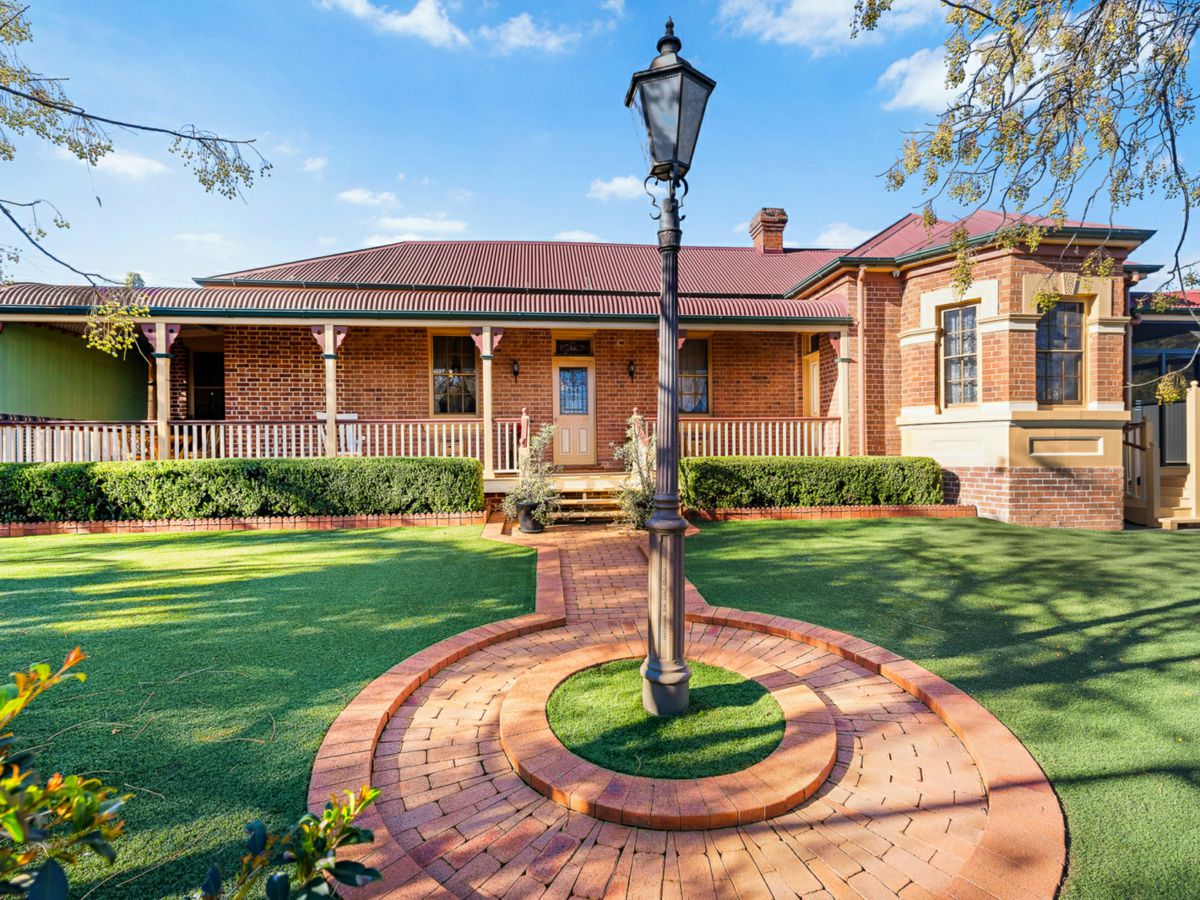 48-50 Peel Street, Tamworth - image 2