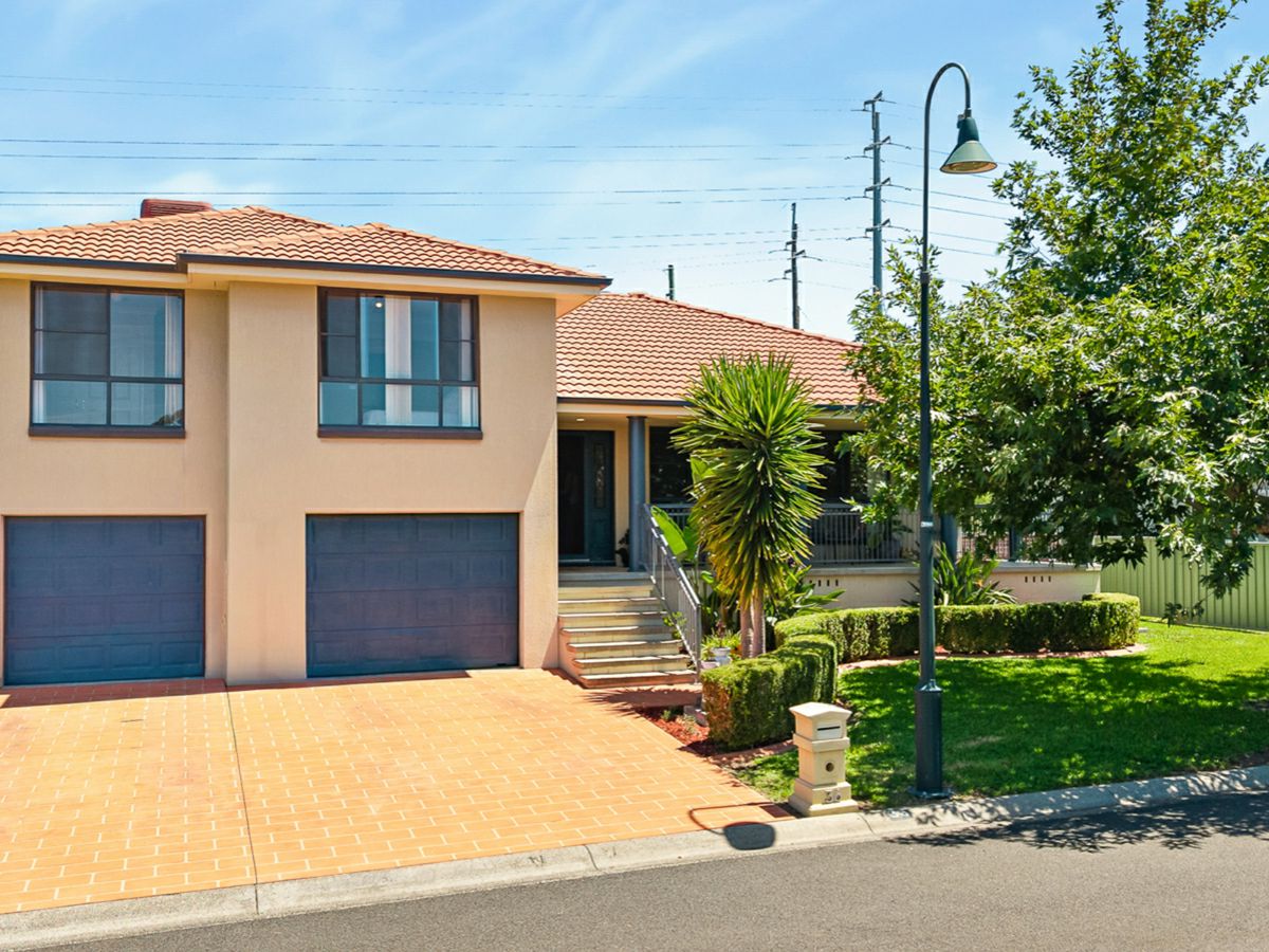 36 The Grange, Tamworth - image 1