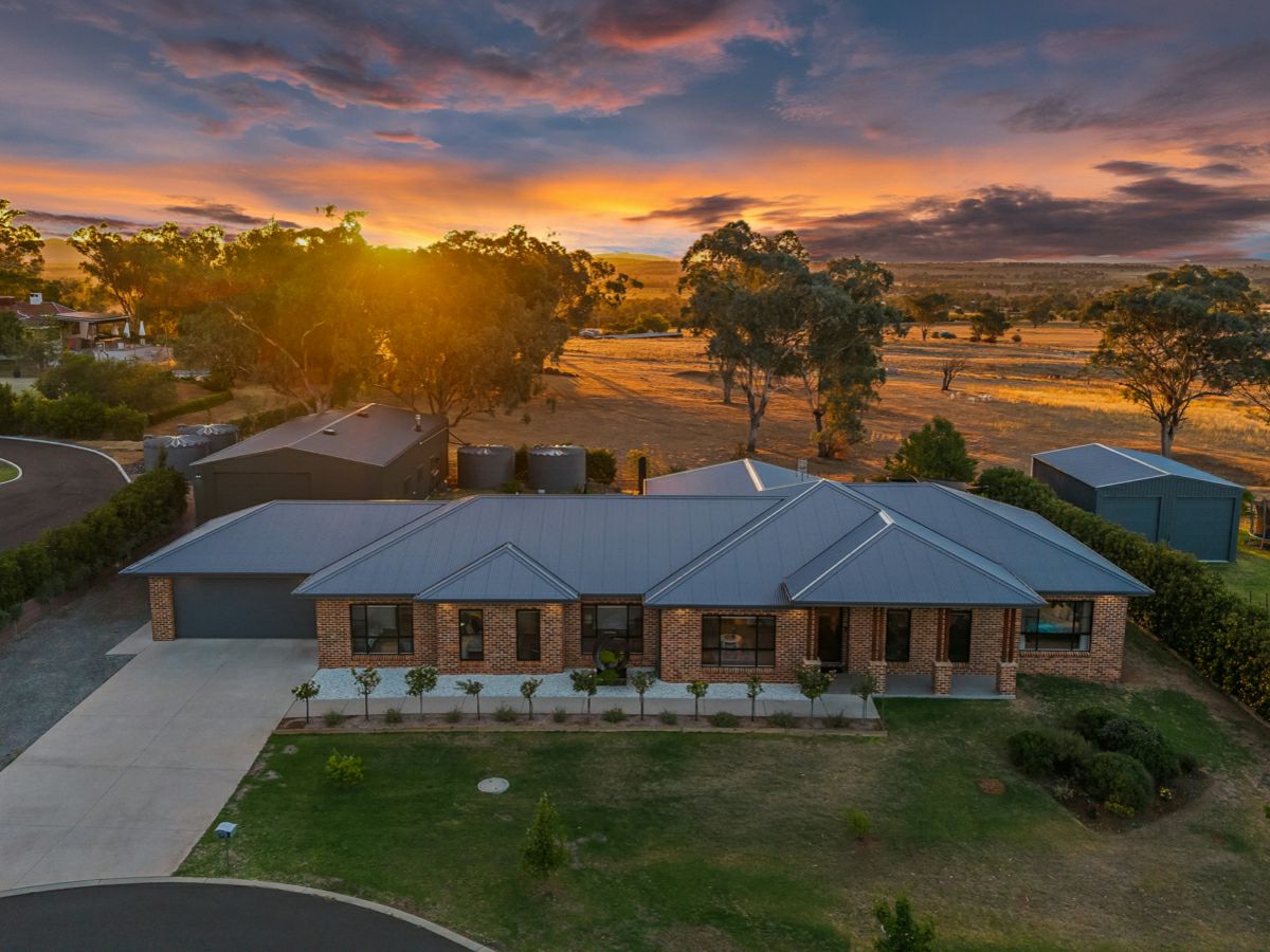 24 Roy Street, Tamworth - image 1
