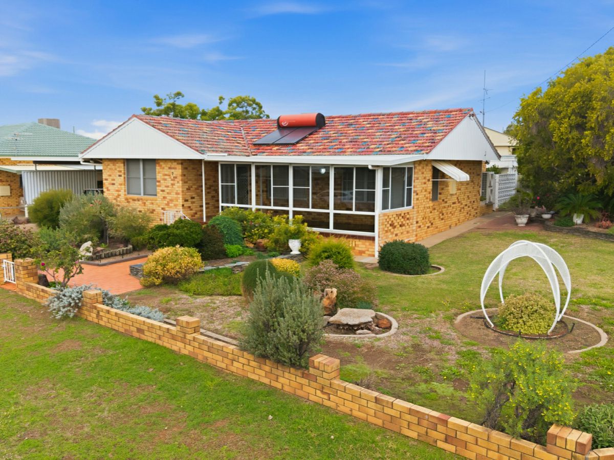 2 Oak Street, Tamworth - image 1