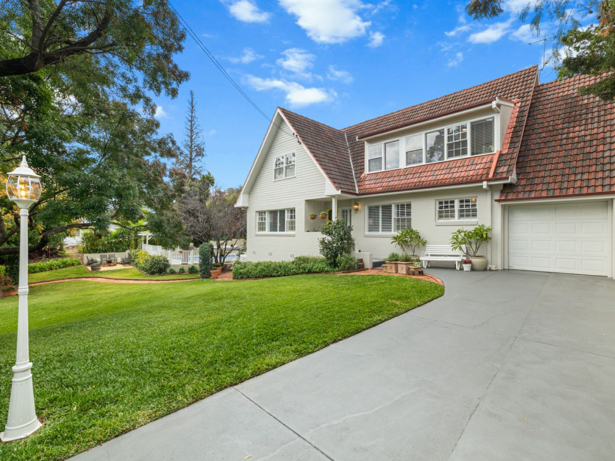 8 Ruthning Avenue, Tamworth - image 1