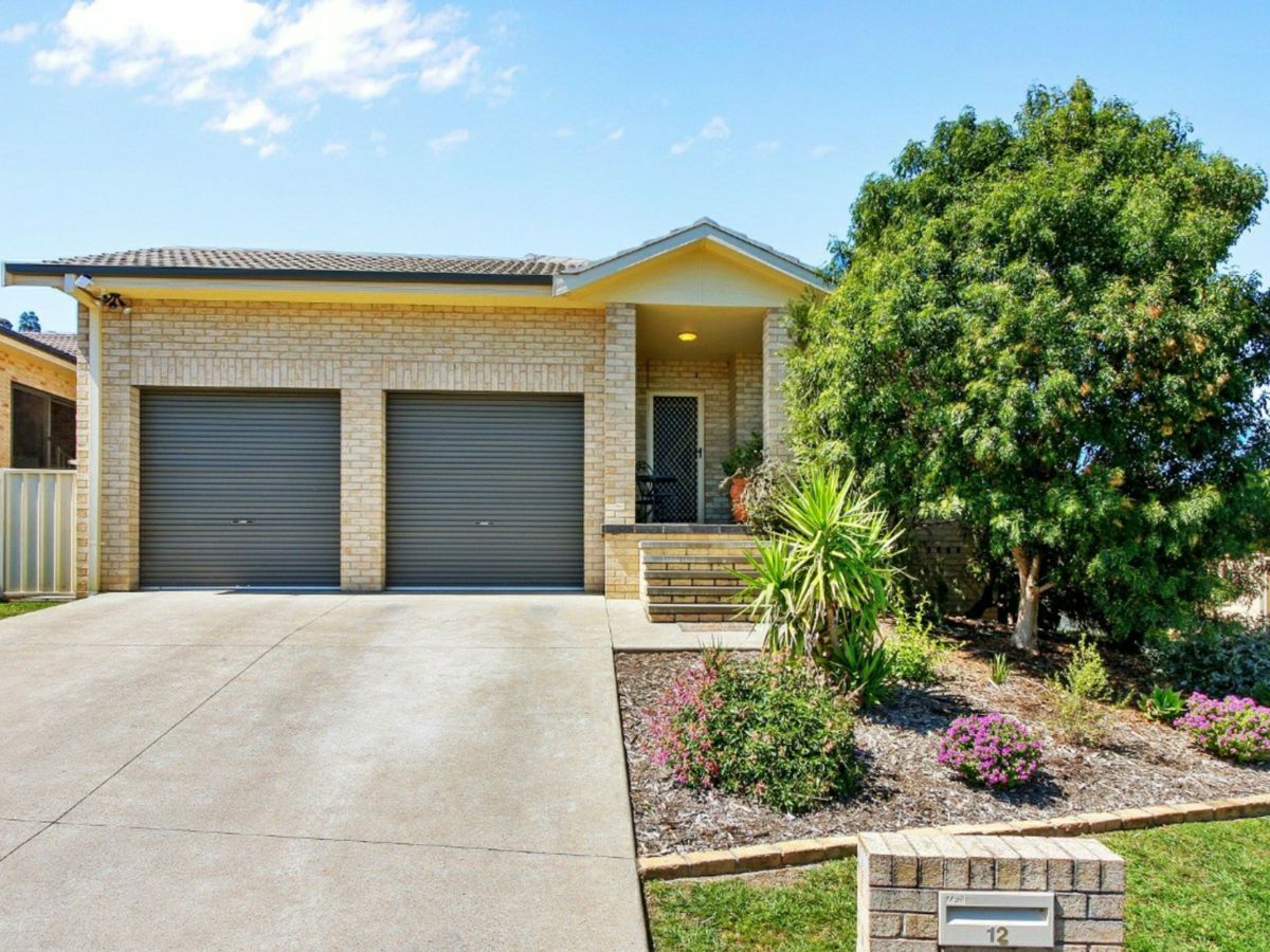 12 Conimbla Crescent, Tamworth - image 1