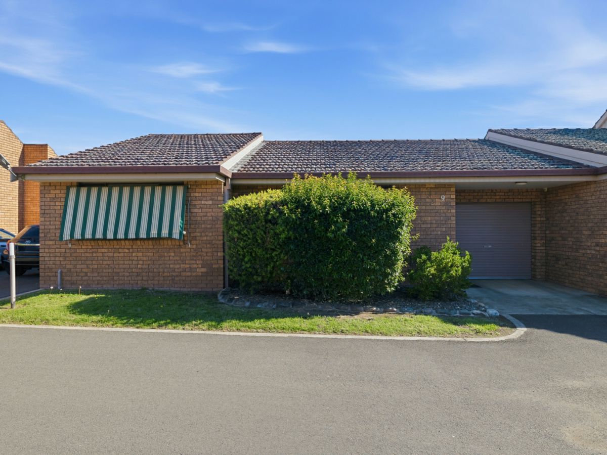 9/8 Thibault Street, Tamworth - image 2
