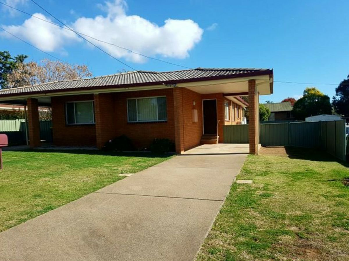 1/24 Osprey Way, Tamworth - image 1