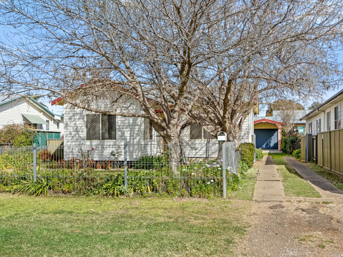50 Stewart Avenue, Tamworth - image 2