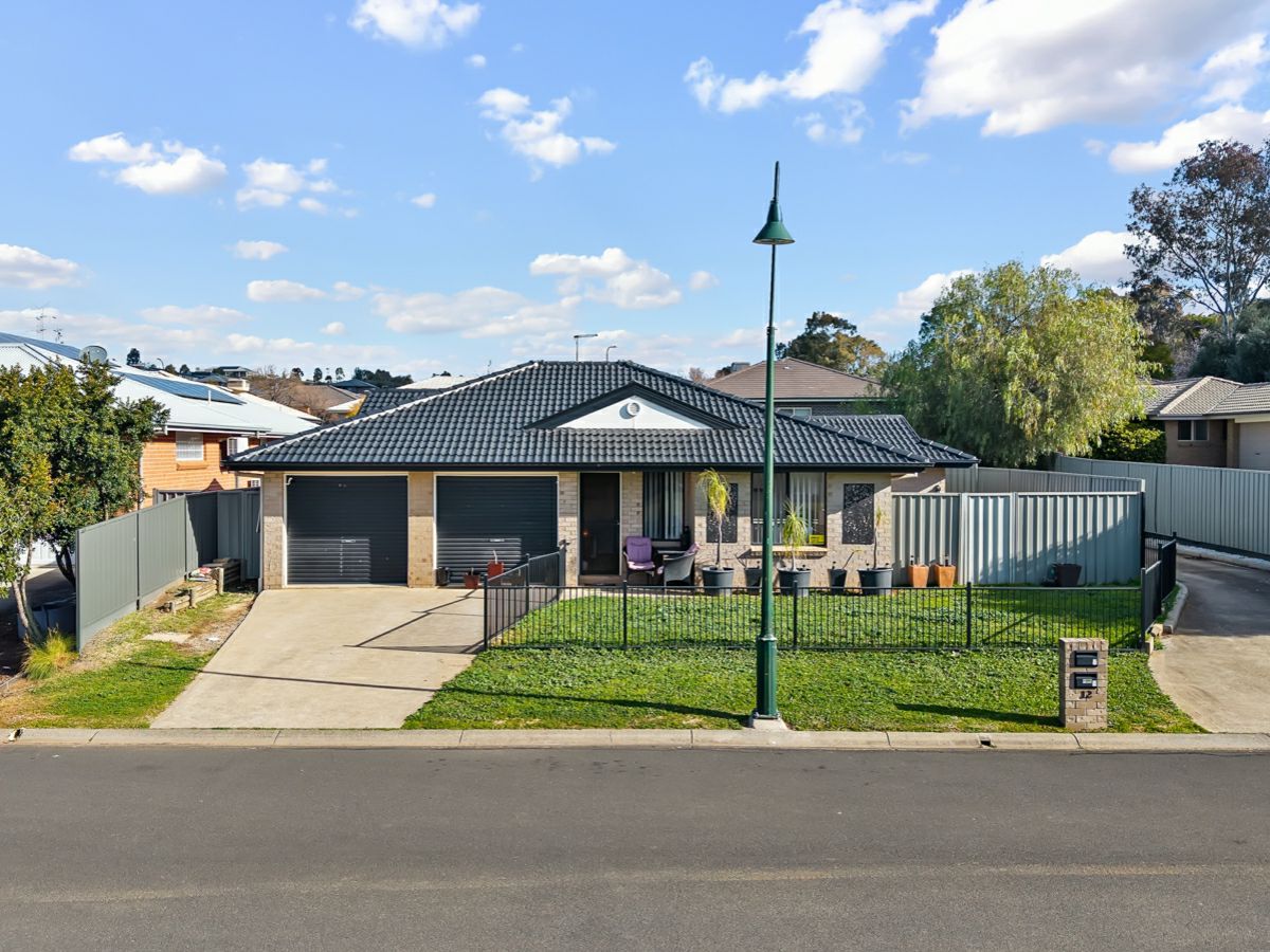 1/12 Wren Close, Tamworth - image 1