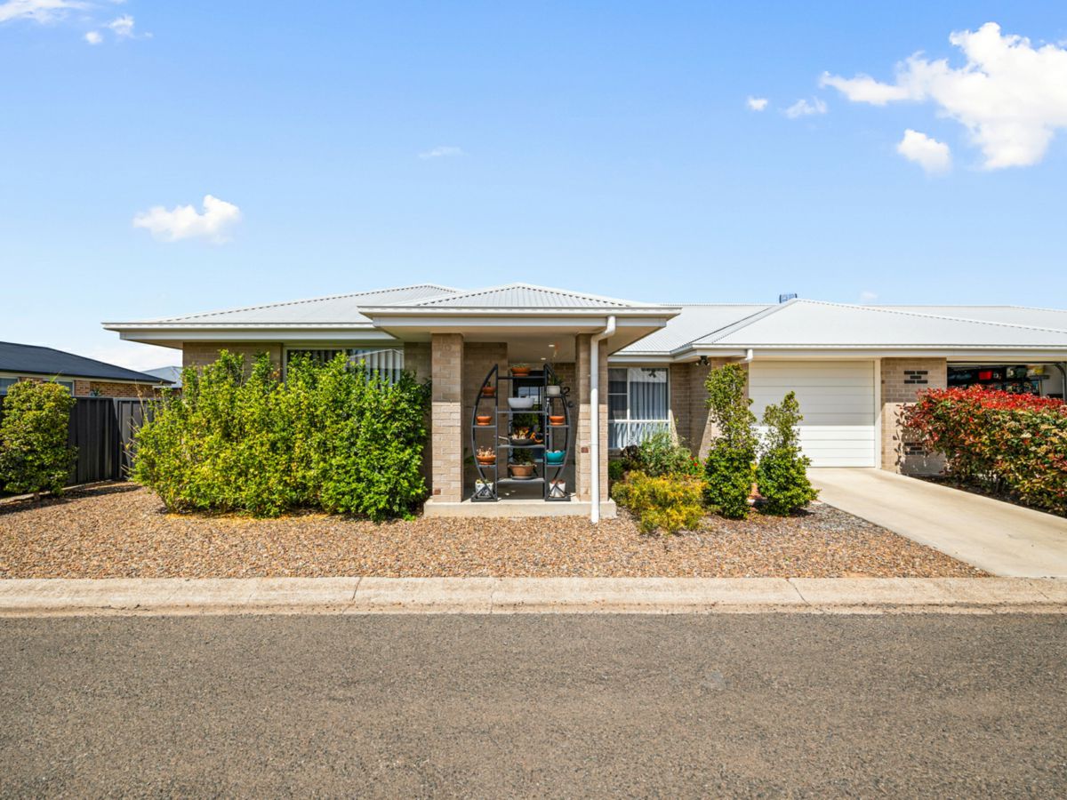 12/5 Evergreen Way, Tamworth - image 1