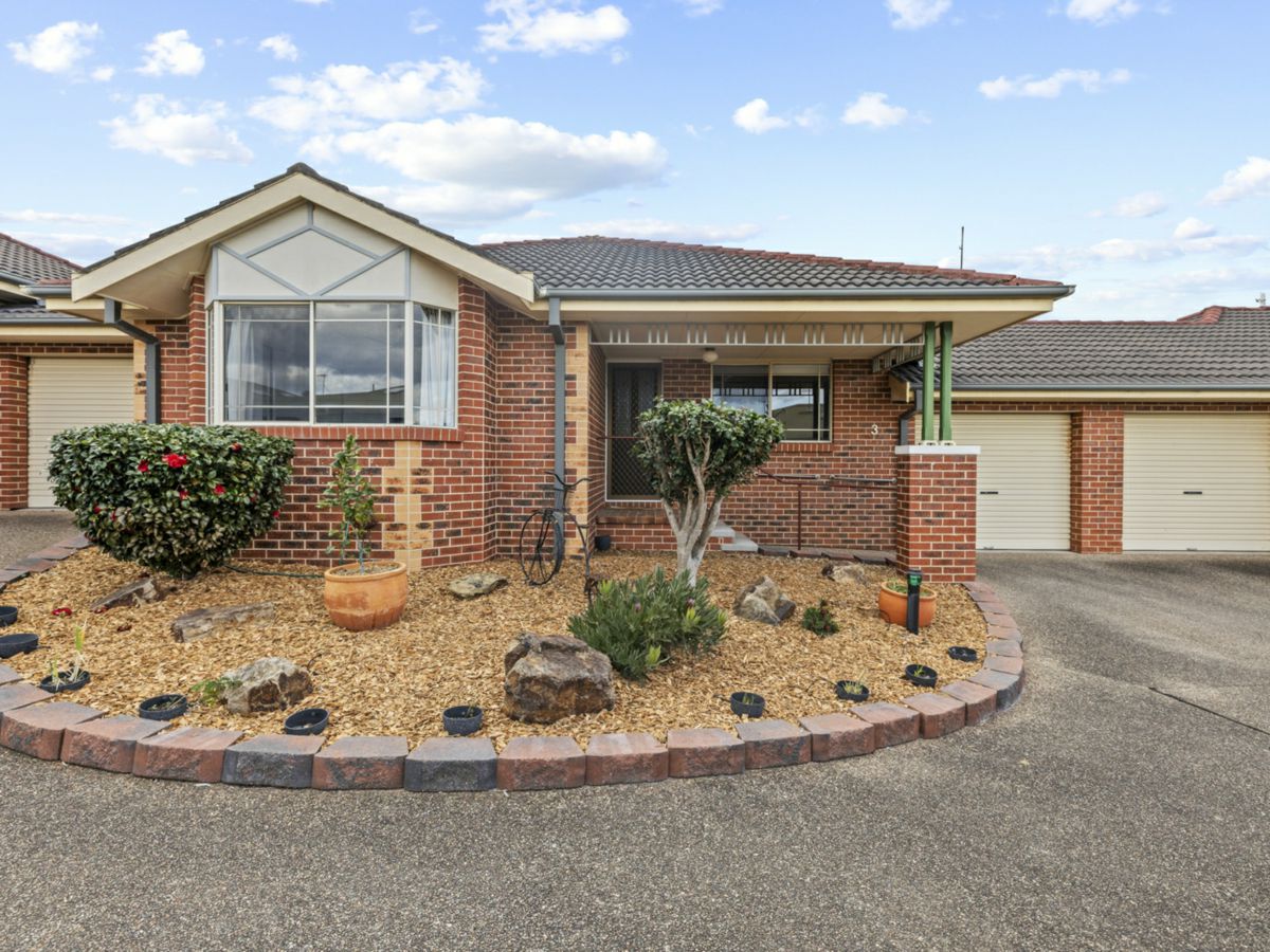 3/5 Banksia Court, Tura Beach - image 1