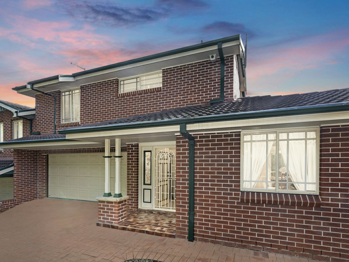 2/27 Lyne Road, Cheltenham - image 1