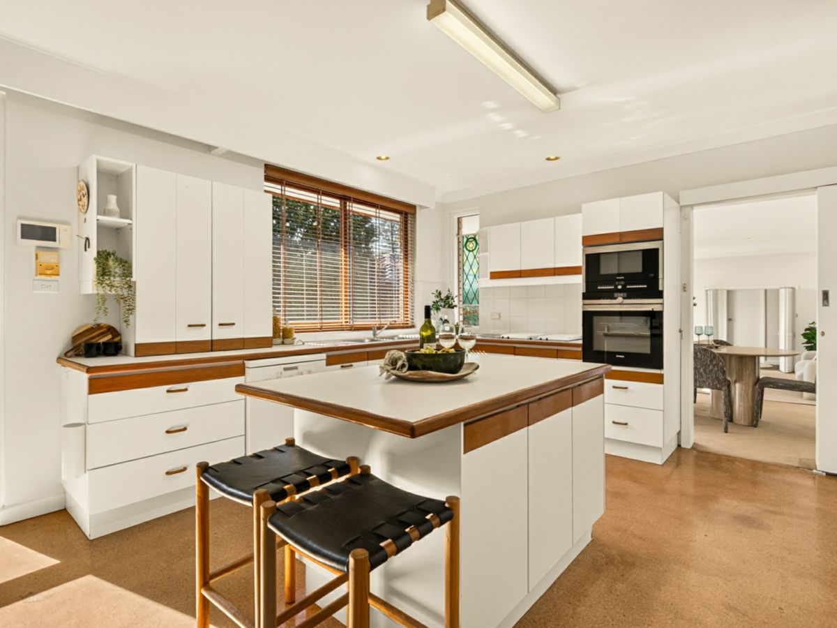 16 The Boulevard, Cheltenham - image 3