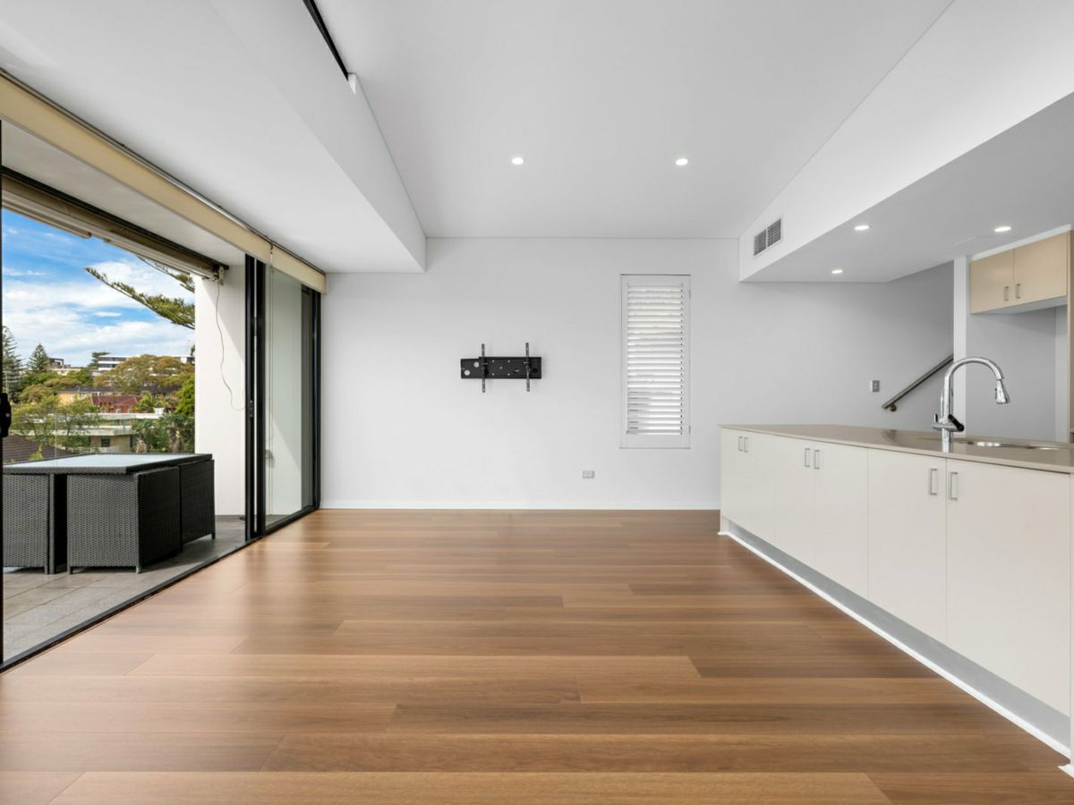 5/3 Penkivil Street, Bondi - image 2