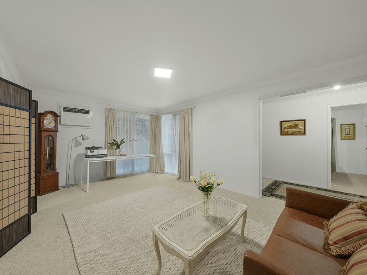 49 Valewood Drive, Wyndham Vale - image 2