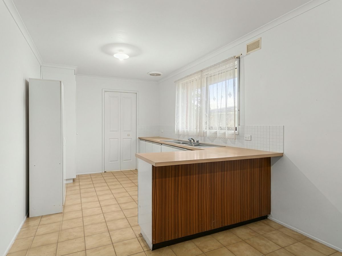 49 Valewood Drive, Wyndham Vale - image 3