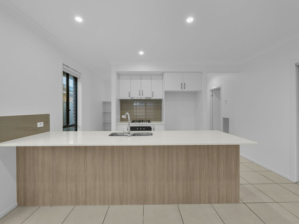 9 Millbrook Drive, Wyndham Vale - image 3