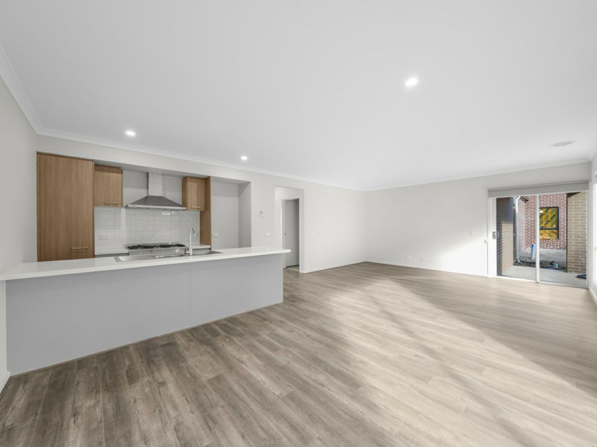 27 Levittown Rise, Werribee - image 2