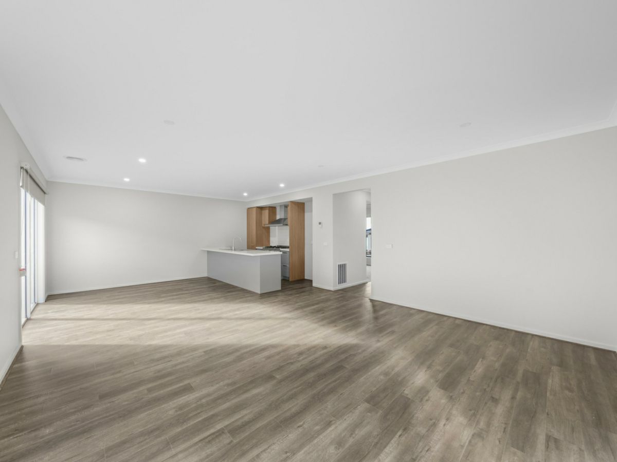 27 Levittown Rise, Werribee - image 3