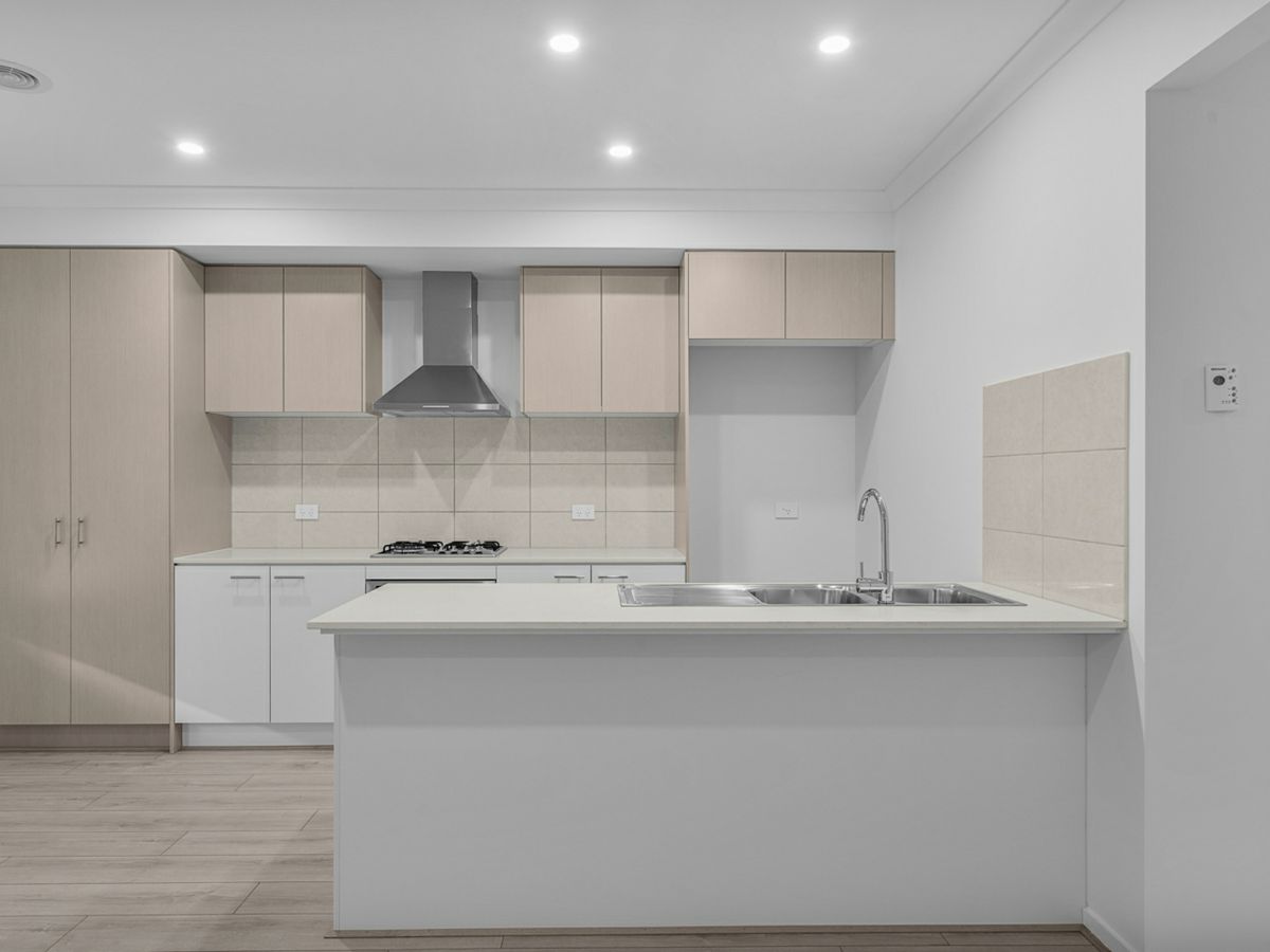 18 Climbing Drive, Wyndham Vale - image 3