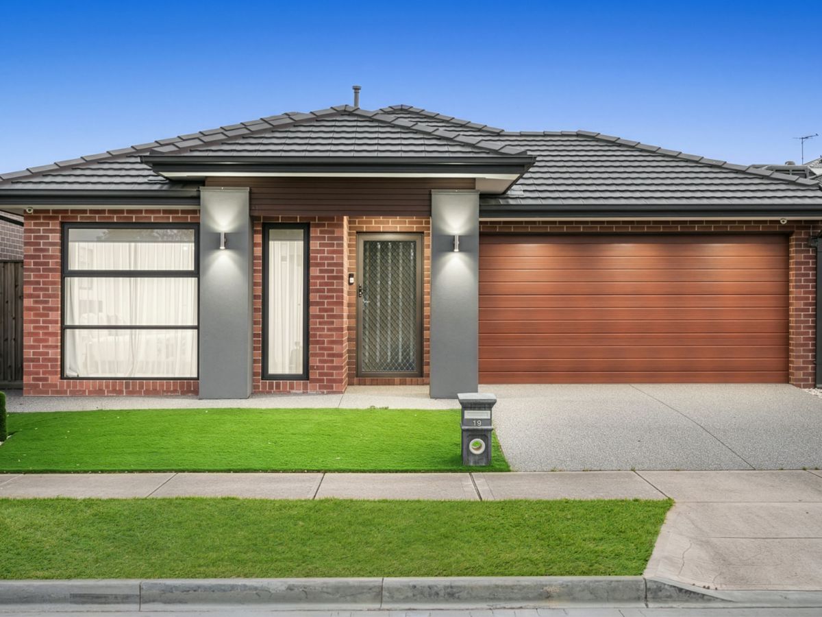 19 Malt Drive, Manor Lakes - image 1