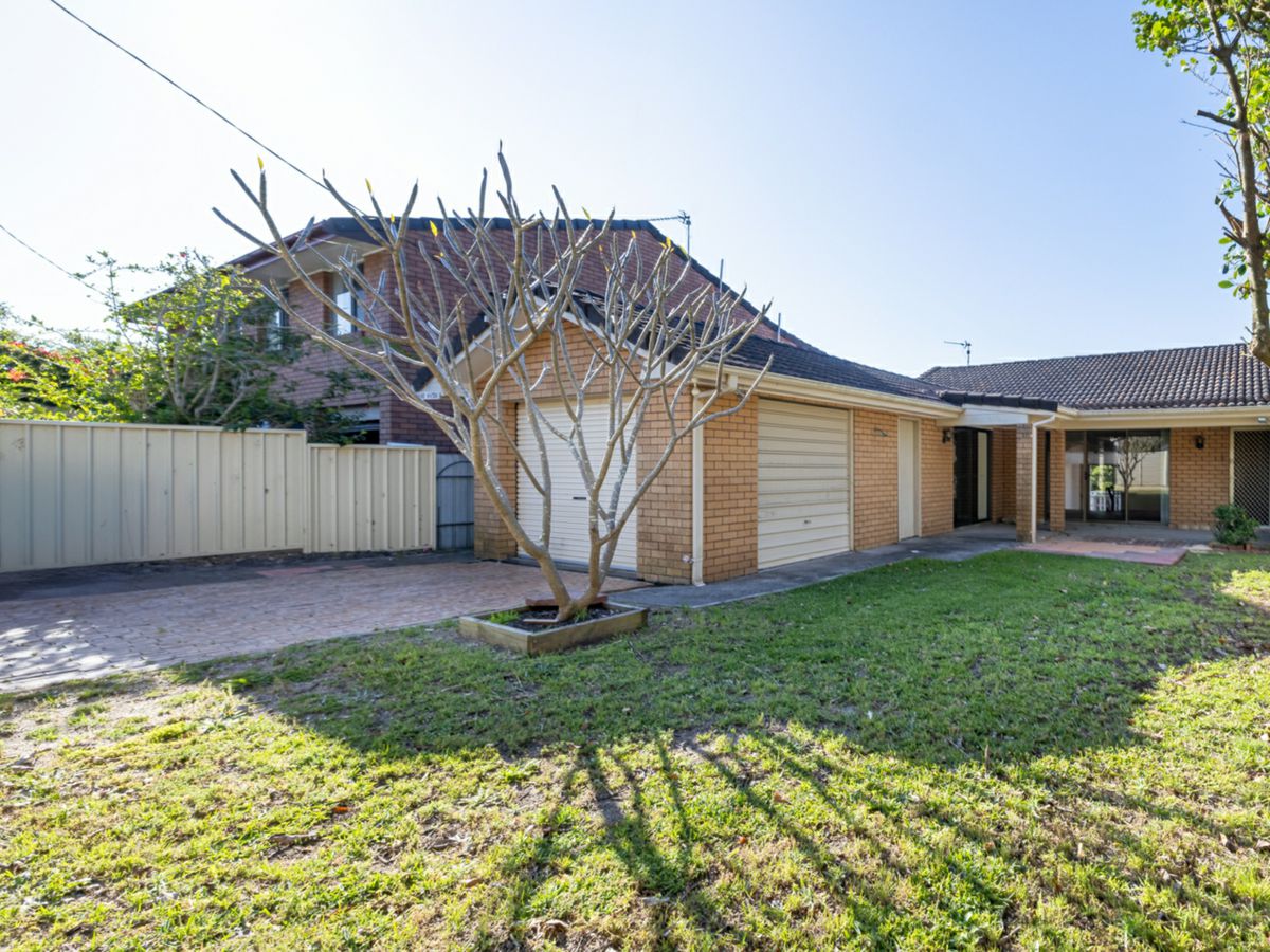 16 King Albert Avenue, TANILBA BAY