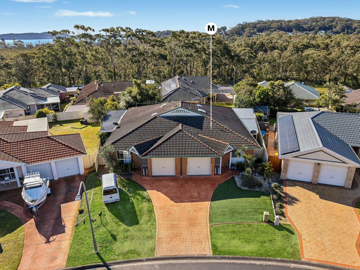 2/5 Endeavour Place, Salamander Bay - image 1