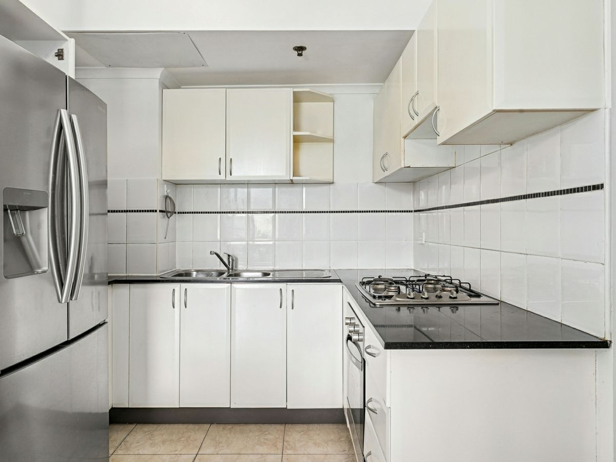7/3 Fetherstone Street, Bankstown - image 2