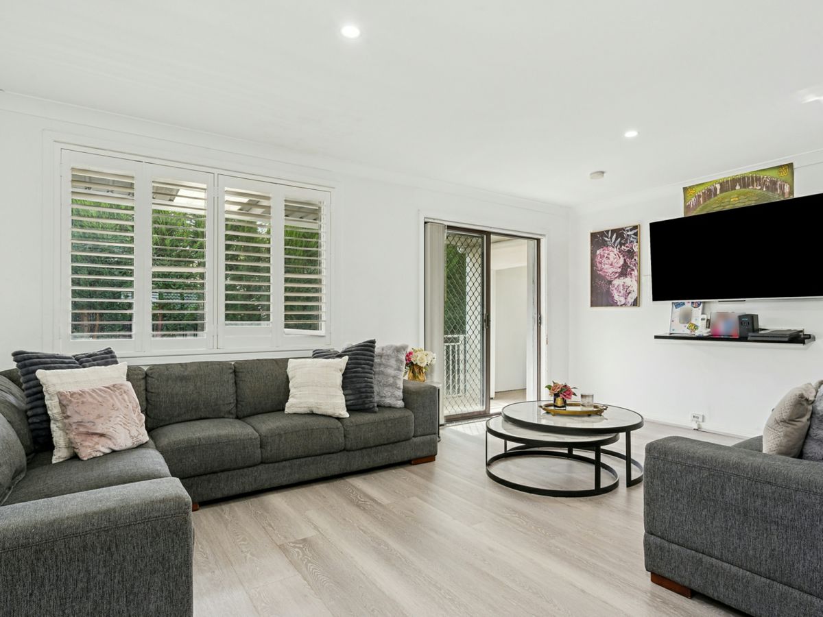 25 Ayres Crescent, Georges Hall - image 3