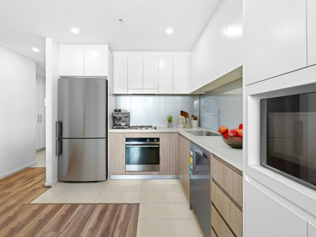 305/12 Northumberland Road, Auburn - image 2