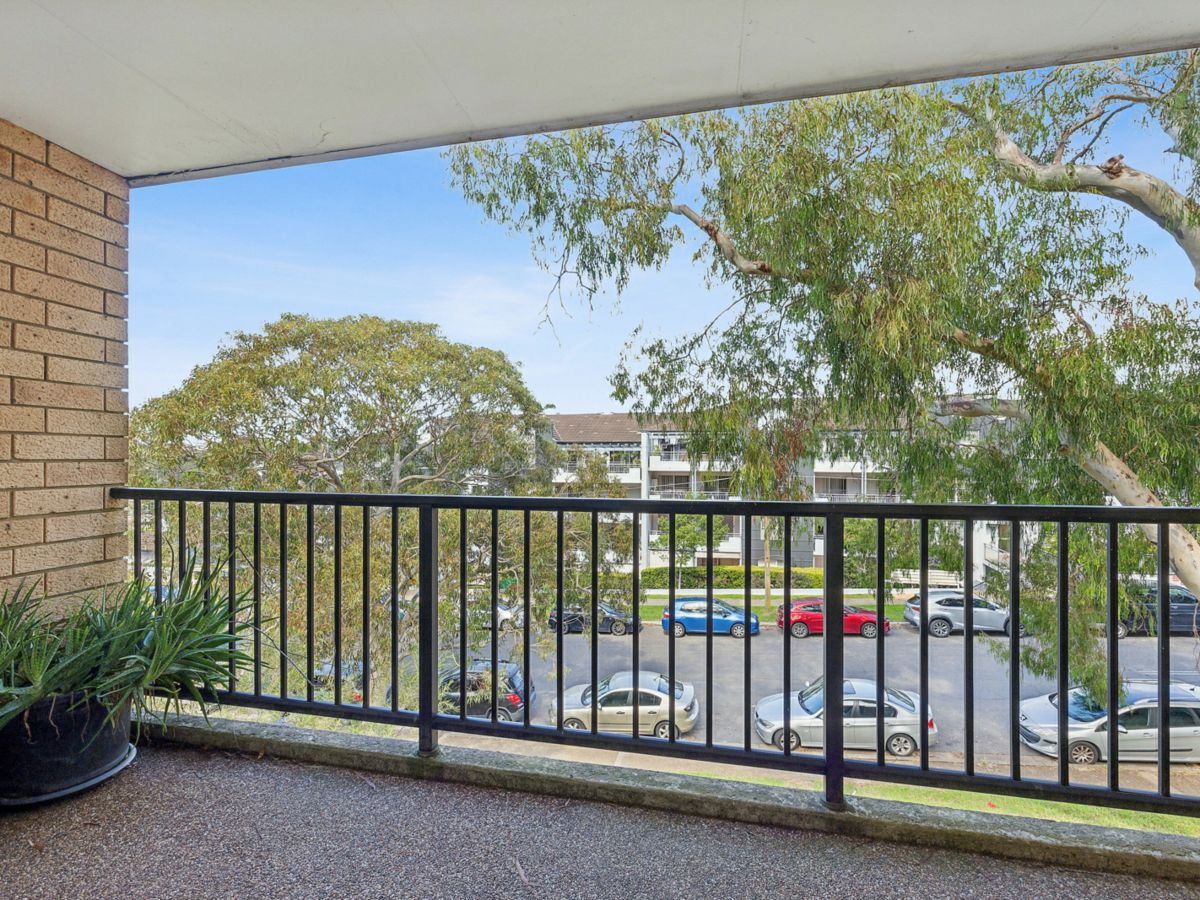 12/113 Karimbla Road, Miranda - image 1