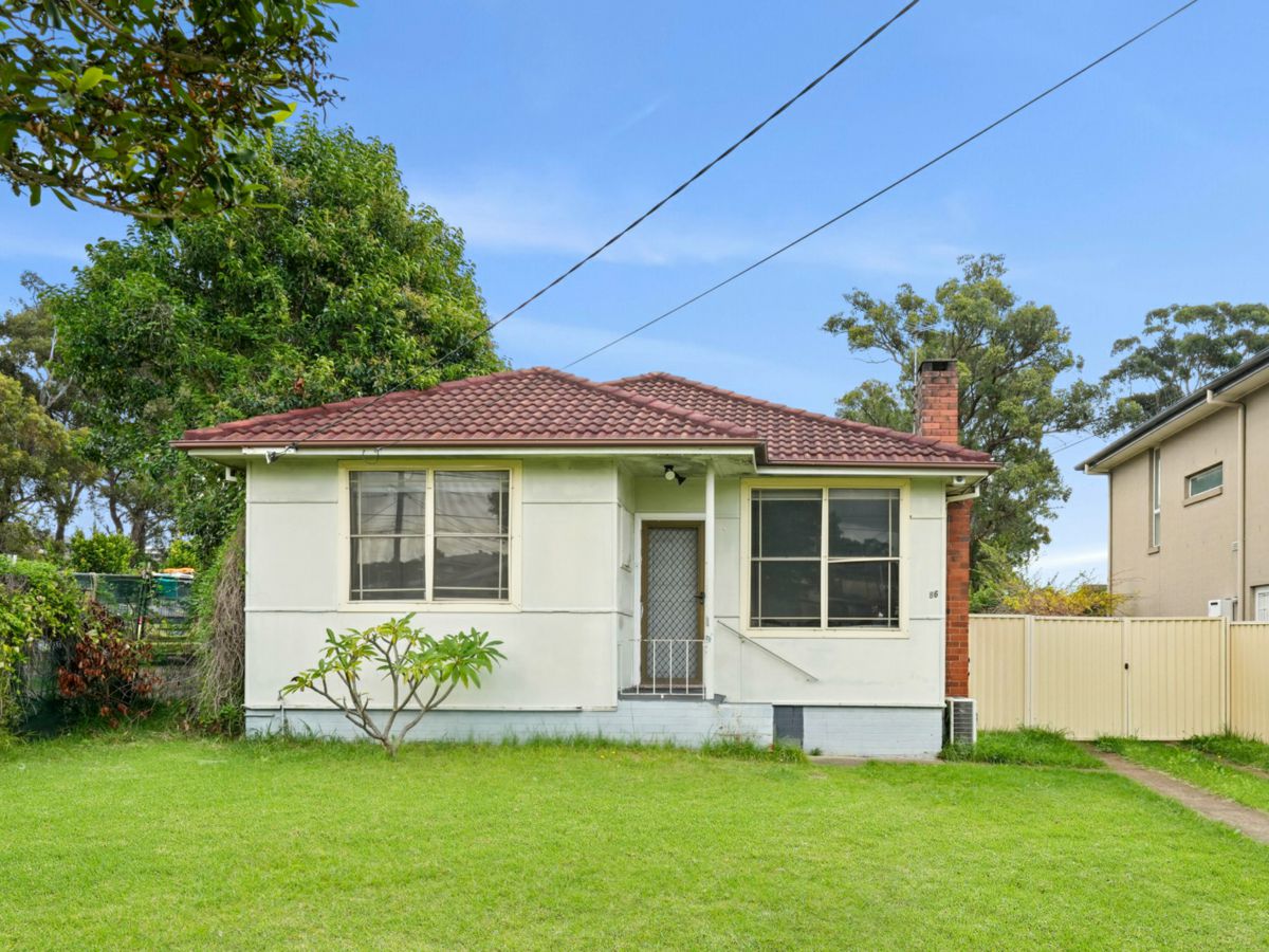 86 The Avenue, Bankstown - image 1
