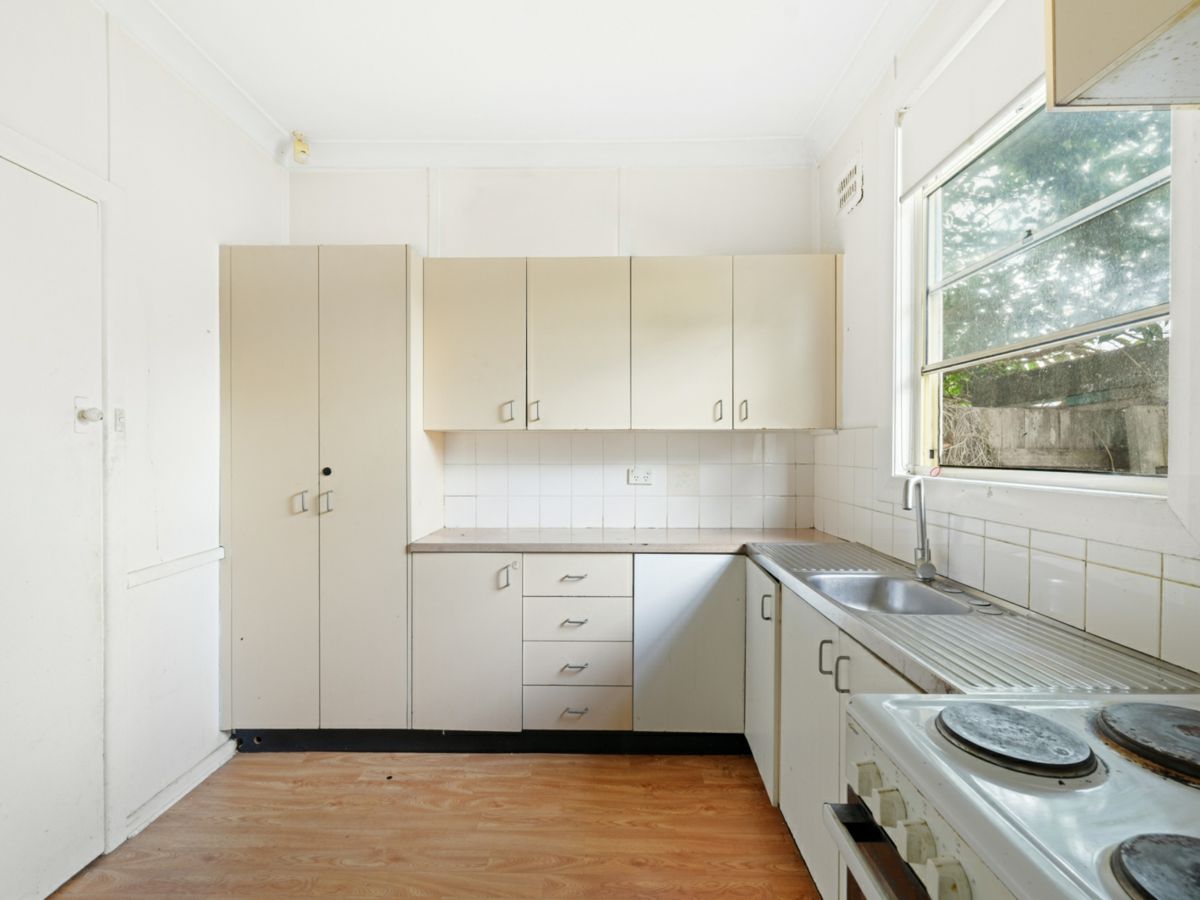 86 The Avenue, Bankstown - image 3
