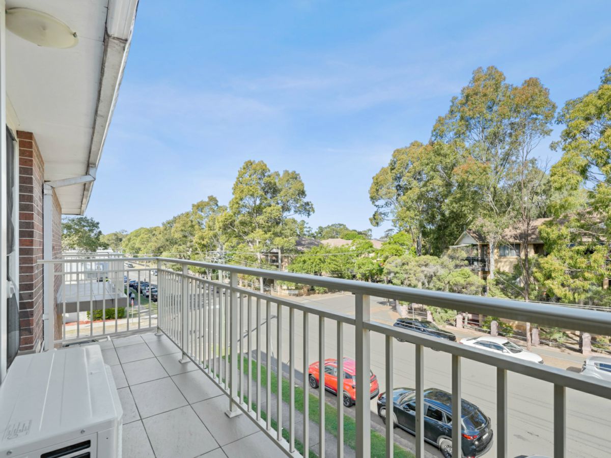 17 Oxford Street, Merrylands - image 1