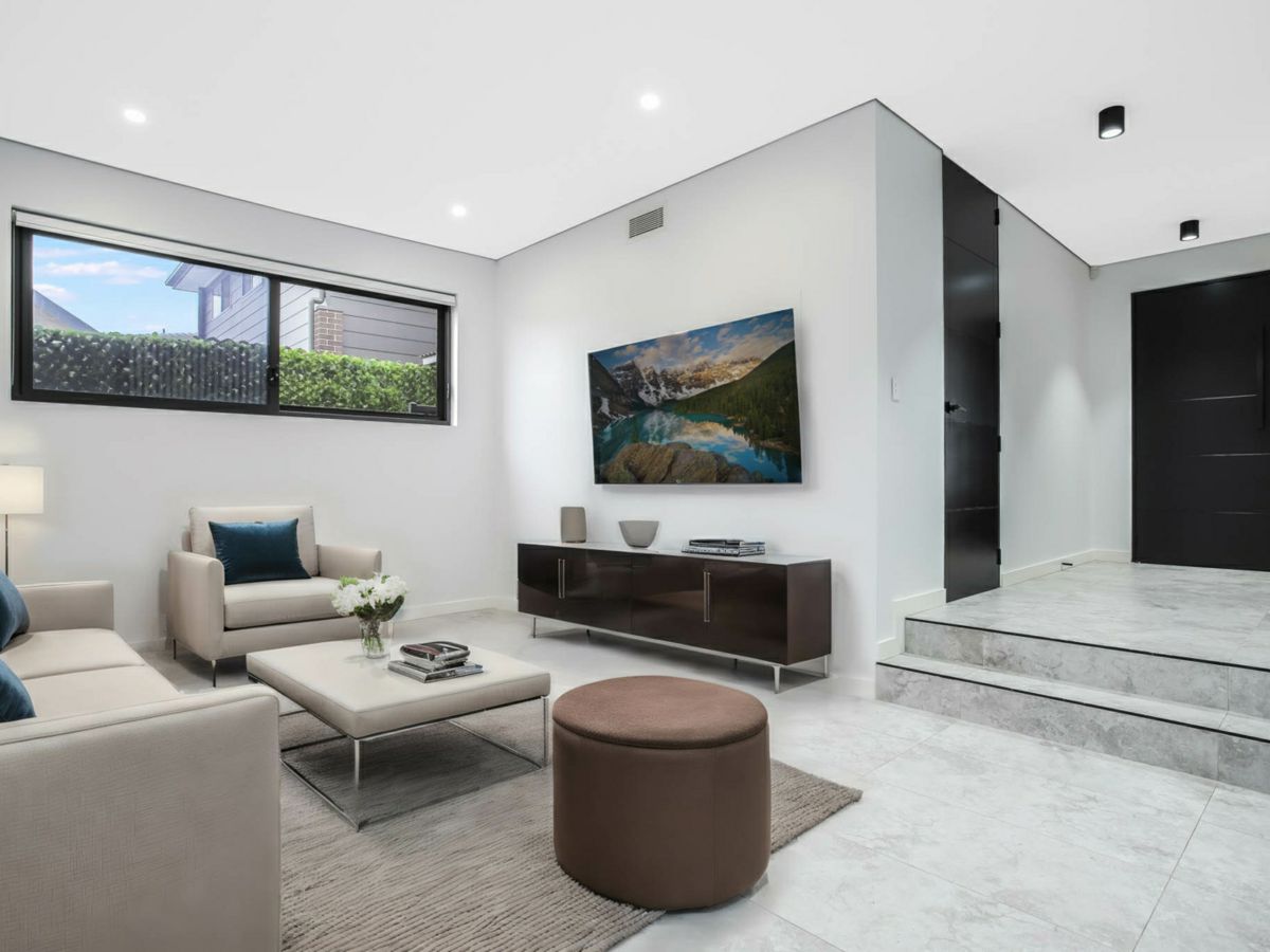 307 Noble Avenue, Greenacre - image 2